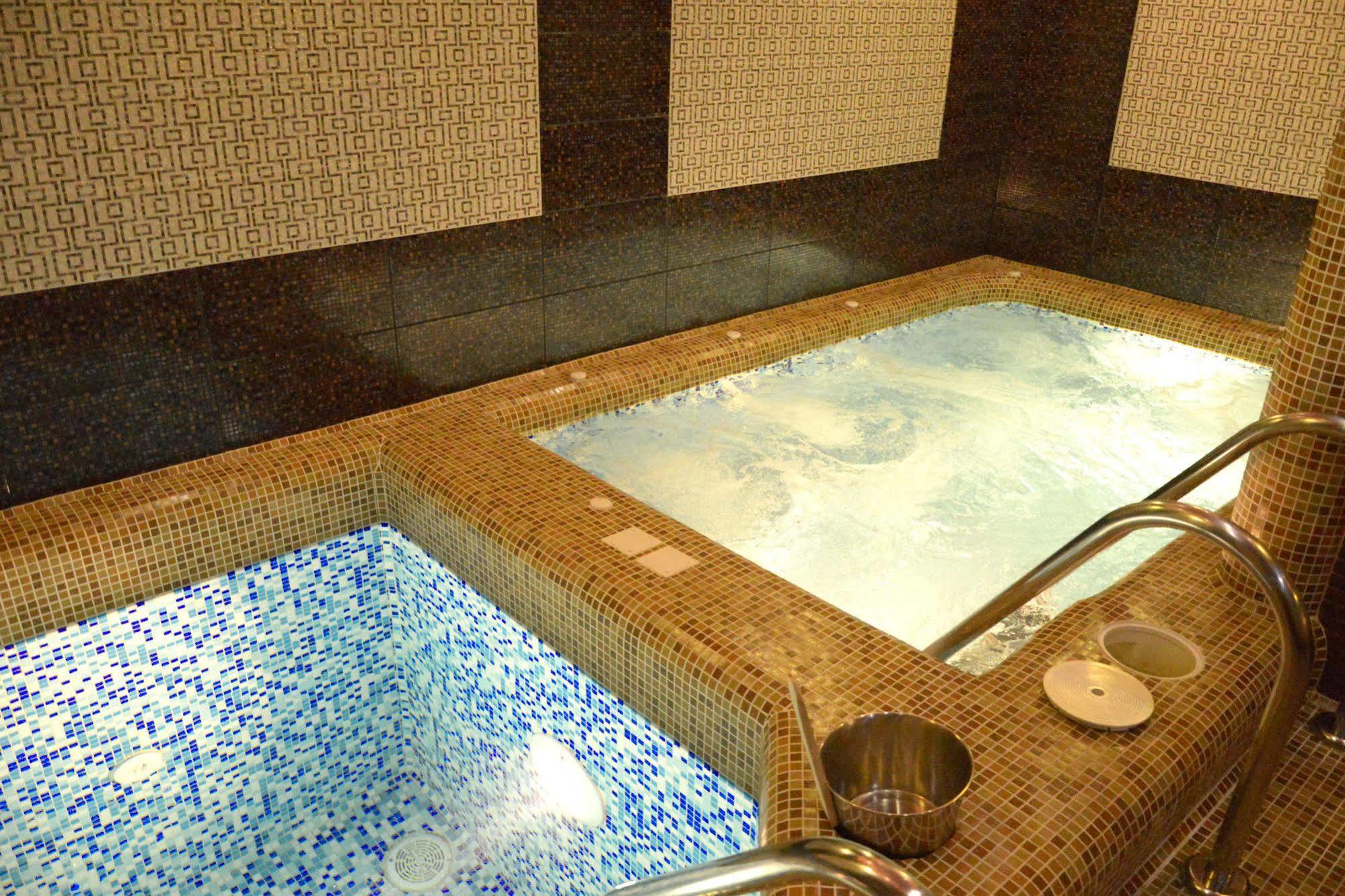 Hotel Fortuna إلفيف المظهر الخارجي الصورة